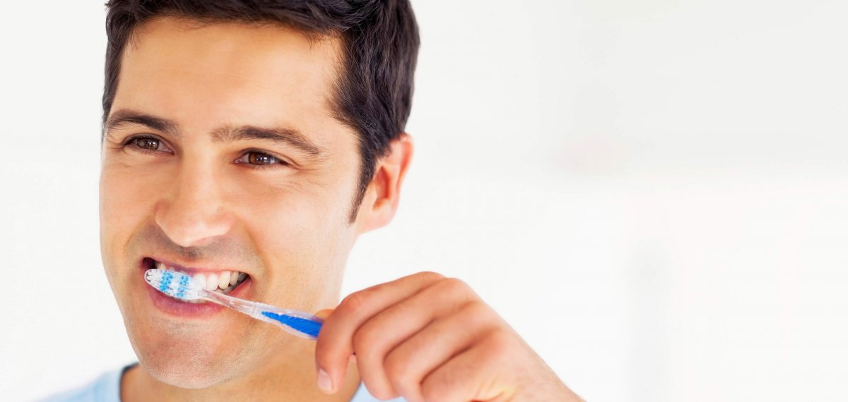 What’s the best way to brush your teeth?